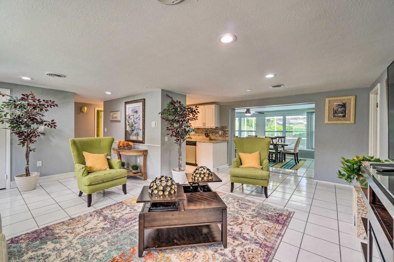 Peaceful Venice Villa With Patio - 2 Miles To Beach! Exterior photo