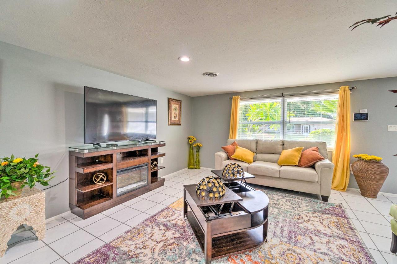 Peaceful Venice Villa With Patio - 2 Miles To Beach! Exterior photo