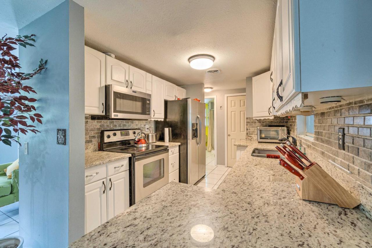 Peaceful Venice Villa With Patio - 2 Miles To Beach! Exterior photo