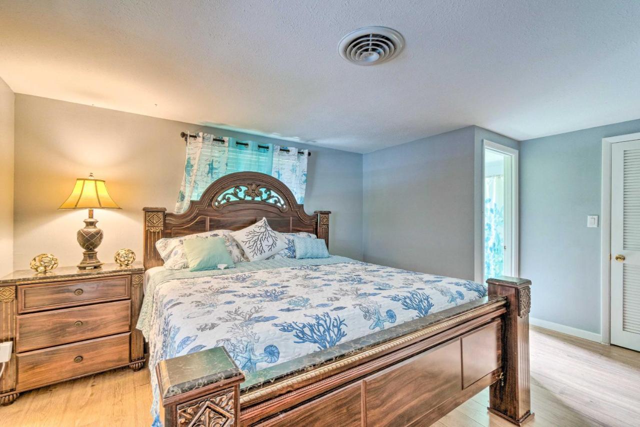 Peaceful Venice Villa With Patio - 2 Miles To Beach! Exterior photo